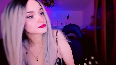 Snapshot of miladyjolie chatting on 02/20/26, 05:02 MiladyJolie online show from 02/20/26, 05:02