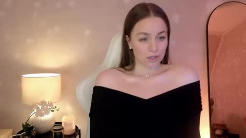 Mila Fleur online show from 09/28/25, 02:22