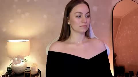 Mila Fleur online show from 10/04/25, 02:26