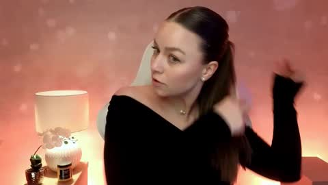 Snapshot of milafleur chatting on 02/15/26, 02:58 Mila Fleur online show from 02/15/26, 02:58