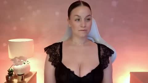 Mila Fleur online show from 07/04/26, 02:56
