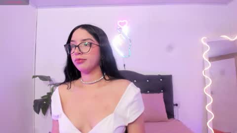 Snapshot of milah_tay chatting on 02/06/26, 11:35 milah_tay online show from 02/06/26, 11:35