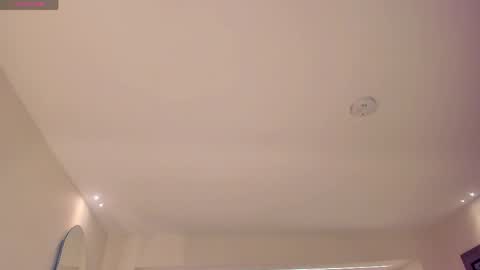 Snapshot of milalawrence_ chatting on 04/22/26, 11:34 Mila online show from 04/22/26, 11:34