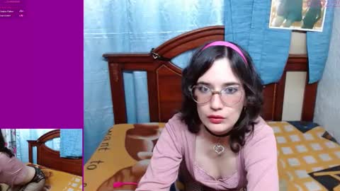 Mila-Lunala online show from 02/11/25, 12:49