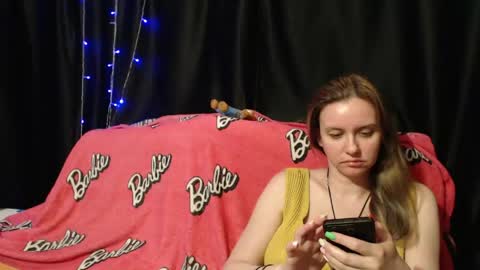Snapshot of milana696969 chatting on 05/18/26, 06:47 MilAna online show from 05/18/26, 06:47