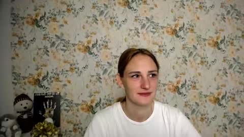Snapshot of milana_cutie_ chatting on 09/10/25, 05:40 Milana online show from 09/10/25, 05:40