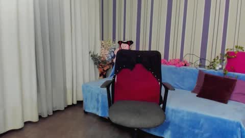 Snapshot of milanaalvis chatting on 10/18/25, 12:17 MilanaAlvis online show from 10/18/25, 12:17