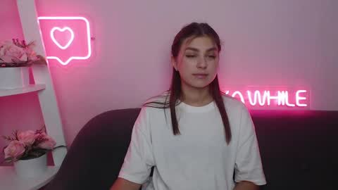 milanaangelas online show from 12/12/24, 06:14