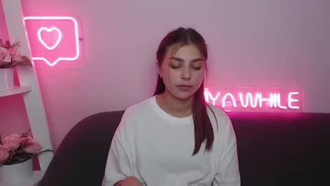 milanaangelas online show from 12/12/24, 10:13