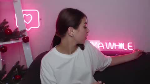 milanaangelas online show from 12/16/24, 10:29