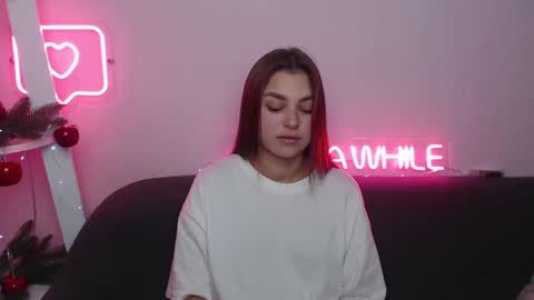 milanaangelas online show from 12/17/24, 10:34