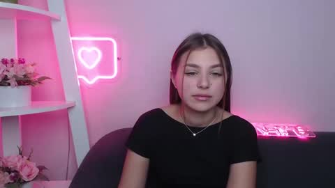 milanaangelas online show from 02/14/25, 05:51