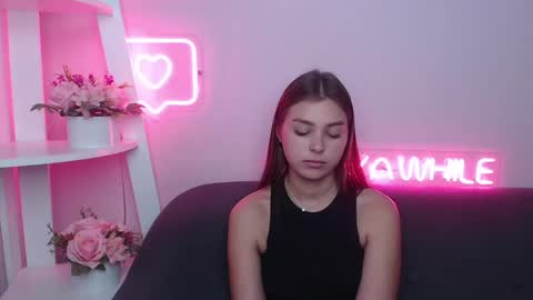 milanaangelas online show from 02/21/25, 08:51