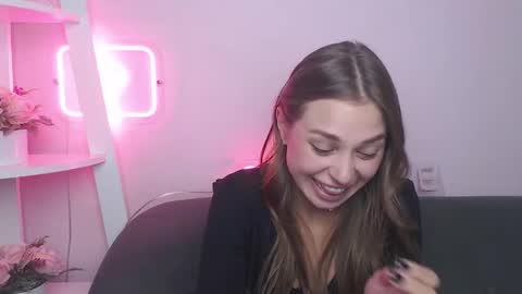 Snapshot of milanaangelas chatting on 09/15/25, 12:49 milanaangelas online show from 09/15/25, 12:49