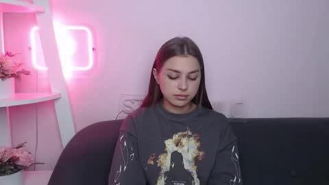 Snapshot of milanaangelas chatting on 10/07/25, 07:55 milanaangelas online show from 10/07/25, 07:55