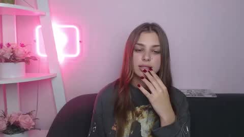 Snapshot of milanaangelas chatting on 10/26/25, 05:52 milanaangelas online show from 10/26/25, 05:52