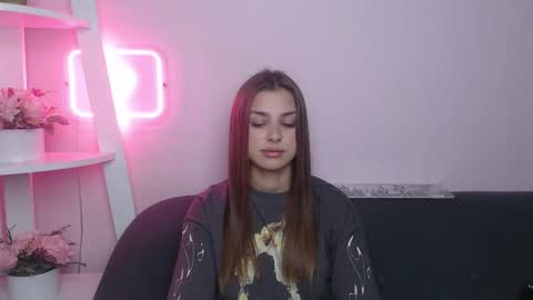 Snapshot of milanaangelas chatting on 11/23/25, 05:40 milanaangelas online show from 11/23/25, 05:40