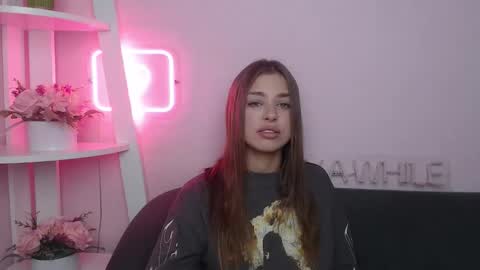 milanaangelas online show from 12/19/25, 06:31