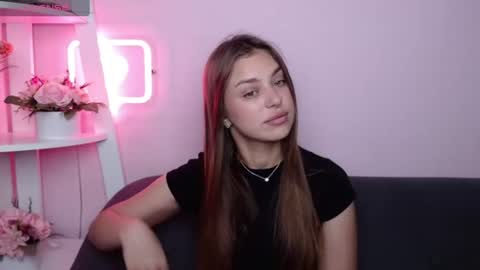 milanaangelas online show from 06/25/26, 04:56