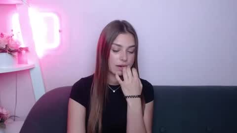 milanaangelas online show from 07/16/26, 04:51