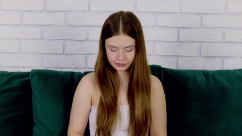 MilanaBalmain online show from 12/07/24, 04:20