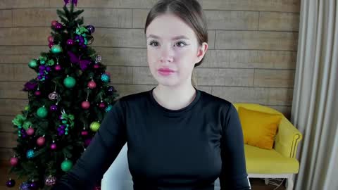 MilanaBalmain online show from 12/12/24, 04:15
