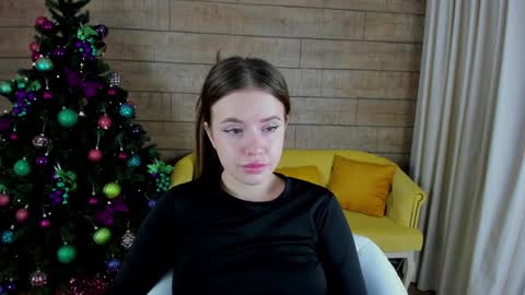 MilanaBalmain online show from 12/12/24, 01:39