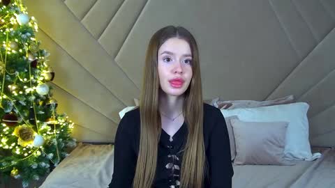 MilanaBalmain online show from 12/15/24, 10:50