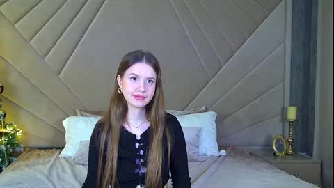 MilanaBalmain online show from 12/15/24, 01:54