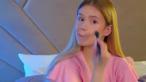 MilanaBalmain online show from 05/10/26, 04:17