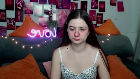 Snapshot of milanaroz chatting on 11/02/25, 06:05 milanaroz online show from 11/02/25, 06:05