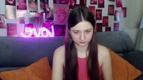 Snapshot of milanaroz chatting on 11/23/25, 05:51 milanaroz online show from 11/23/25, 05:51