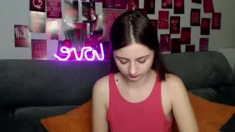 Snapshot of milanaroz chatting on 11/23/25, 05:57 milanaroz online show from 11/23/25, 05:57