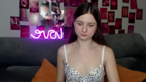 Snapshot of milanaroz chatting on 11/28/25, 07:00 milanaroz online show from 11/28/25, 07:00