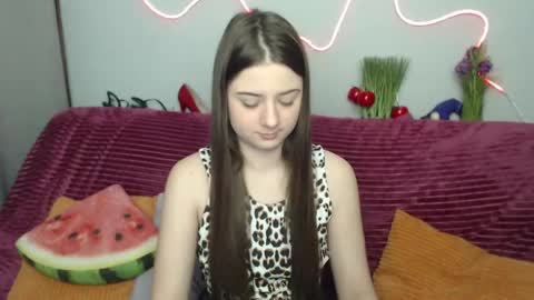 Snapshot of milanaroz chatting on 03/01/26, 06:15 milanaroz online show from 03/01/26, 06:15