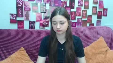 Snapshot of milanaroz chatting on 03/15/26, 06:08 milanaroz online show from 03/15/26, 06:08