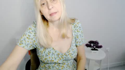 Milena online show from 01/22/25, 09:02