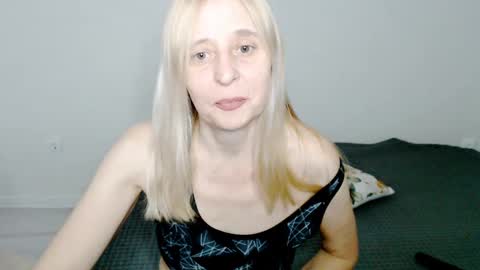 Milena online show from 02/14/25, 04:26