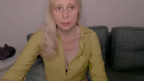 Milena online show from 09/10/25, 07:08