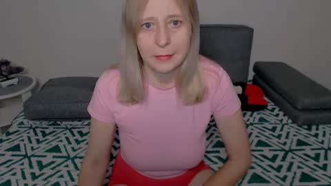 Snapshot of milanav chatting on 12/03/25, 05:26 Milena online show from 12/03/25, 05:26