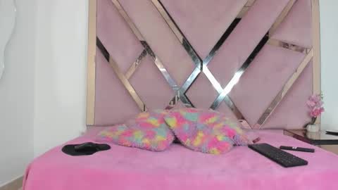 milanx2 online show from 10/25/25, 06:35