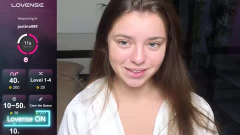 Mila online show from 09/22/25, 09:39