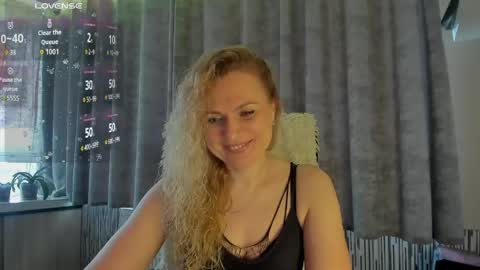 milanna_x online show from 05/18/26, 04:57