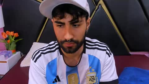 milanzaire online show from 10/23/25, 01:49