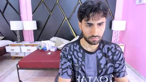 Snapshot of milanzaire chatting on 11/17/25, 09:20 milanzaire online show from 11/17/25, 09:20