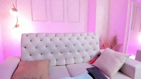 Sexy Mila  online show from 03/10/25, 12:04