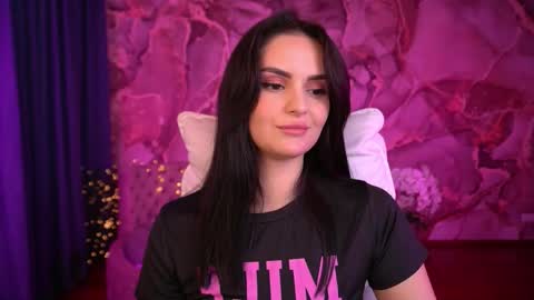 Snapshot of milashalovely chatting on 10/04/25, 01:53 Milasha online show from 10/04/25, 01:53