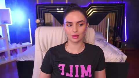 Snapshot of milashalovely chatting on 10/17/25, 06:38 Milasha online show from 10/17/25, 06:38