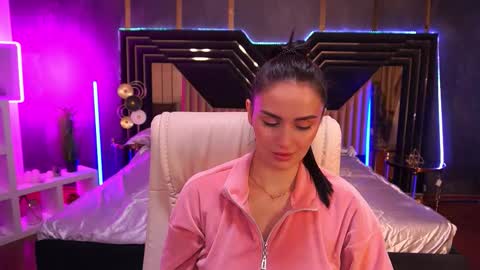 Snapshot of milashalovely chatting on 10/21/25, 07:09 Milasha online show from 10/21/25, 07:09