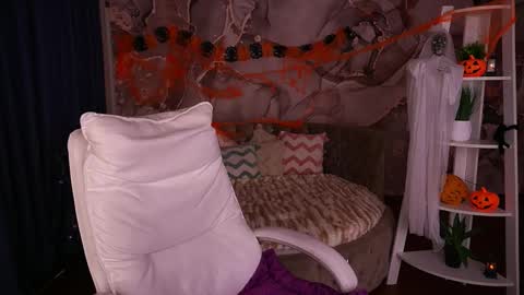 Snapshot of milashalovely chatting on 10/30/25, 03:02 Milasha online show from 10/30/25, 03:02